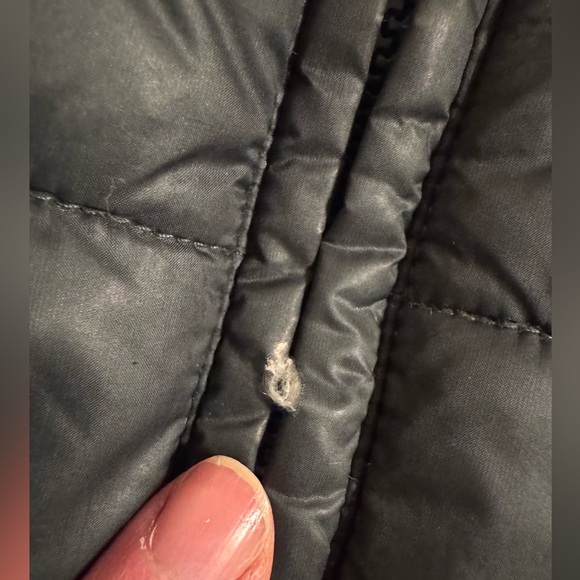 Patagonia Women’s Radalie Insulated Parka in Carbon Size Medium - Picture 11 of 11